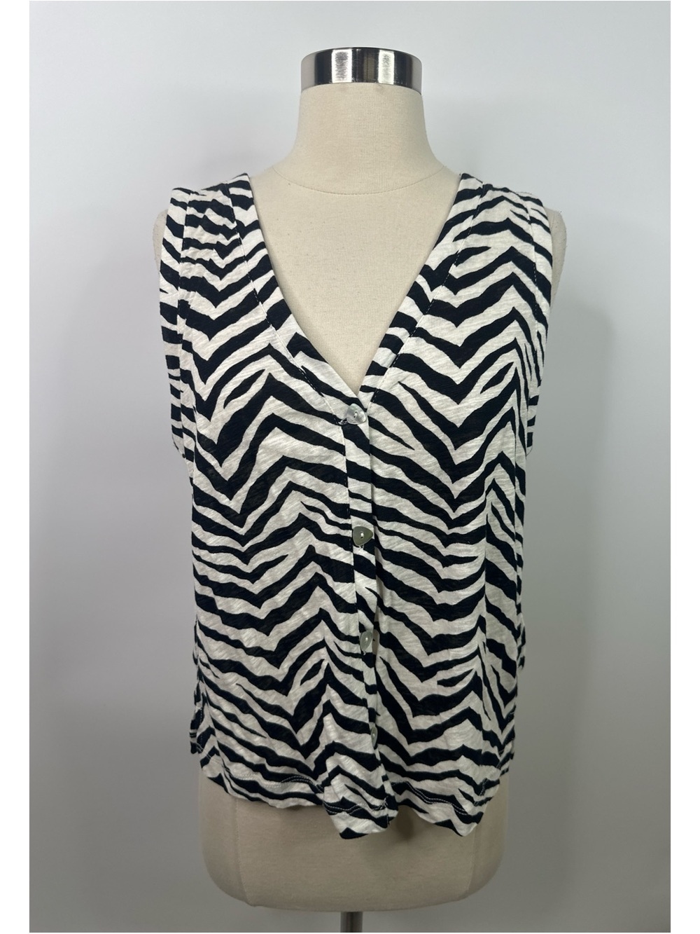 Tahari Animal Print Sleeveless V-Neck Button Down Blouse